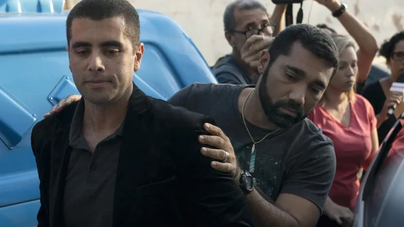 O assunto é Rádio — Pacientes de vários estados denunciam erros após procedimentos estéticos do “Dr. Bumbum” Pacientes de vários estados estão denunciando erros nos procedimentos estéticos realizados pelo médico Denis Furtado, o Dr. Bumbum, como mostrou reportagem do Jornal Hoje. O médico e a mãe, além de duas funcionárias, são apontados como responsáveis pela morte da bancária Lilian Calixto, dia 15 de julho. Uma jovem do Rio de Janeiro, que não quis se identificar, fez uma cirurgia de correção na manhã desta segunda-feira (23) e continua internada em um hospital. Segundo ela, a intervenção com o médico Denis Furtado aconteceu em setembro do ano [&hellip;]