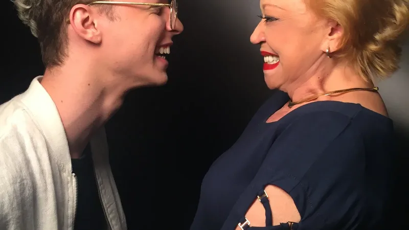 O assunto é Rádio — Ayrton Montarroyos e Claudette Soares Divulgação / Thiago Marques Luiz Os cantores Claudette Soares e Ayrton Montarroyos trazem para Salvador, nos dias 27 e 28 de julho, às 20h30, o show “E Então”. As apresentações serão no Café-Teatro Rubi, Wish Hotel da Bahia, localizado no bairro do Campo Grande, em Salvador. Claudette, um ícone da Bossa Nova, que completou recentemente 80 anos, acabou de lançar o álbum “Canção de Amor”, inspirado no mais recente livro de Ruy Castro, “A Noite do Meu Bem”, que conta histórias do samba-canção. Montarroyos, com 22 anos, lançou, em 2017, o primeiro disco depois de [&hellip;]