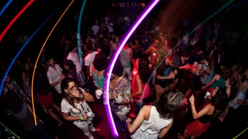 O assunto é Rádio — Agenda Cultural: Arena Bahia Music, Ju Moraes e Tuca Fernandes são destaques Diversos eventos culturais estão programados para ocorrer neste fim de semana em Salvador e região metropolitana. O G1 listou opções de música, exposições e outras atividades de lazer marcados para sexta (20), sábado (21) e domingo (22). Confira: SHOWS Baile Esquema Novo Baile Esquema Novo acontece em Salvador, neste fim de semana Mariele Góes Quando: Sábado, 21 de julho Onde: Commons Studio Bar, Rio Vermelho Horário: 23h Ingressos: R$20 (em dinheiro) Vendas: no local Arena Bahia Music Jorge e Mateus, Matheus e Kauan e Duas Medidas são confirmados [&hellip;]