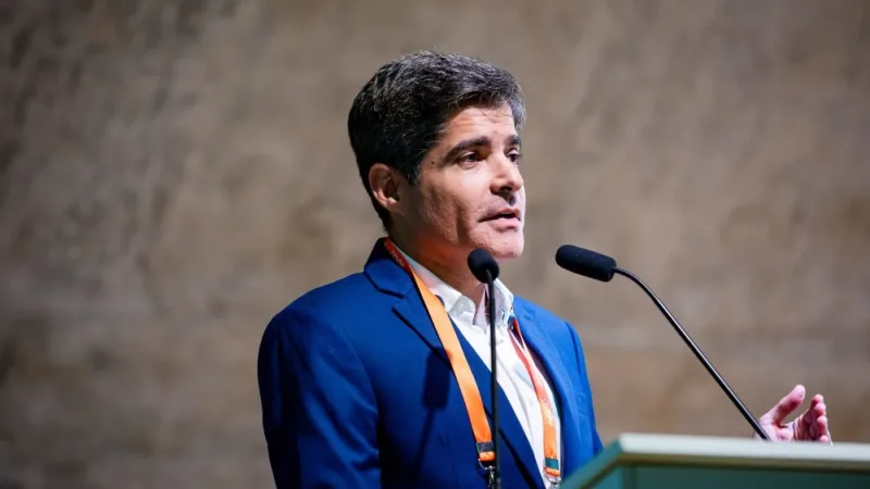 O assunto é Rádio — &nbsp; A Fundação Índigo lançou, nesta quinta-feira (21), um MBA em Segurança Pública em parceria com a Fundação Getulio Vargas. O lançamento ocorreu no Centro Cultural da FGV, no Rio de Janeiro, e marca o primeiro curso do tipo idealizado por uma fundação partidária no país. A formação será voltada a servidores públicos municipais, estaduais e federais, além de gestores, profissionais da segurança pública, integrantes do partido e membros do Poder Judiciário. O evento contou com palestra de Rodrigo Pimentel e reuniu nomes como Antonio Rueda, Alessandro Visacro, coordenador do curso, Marcio Colmerauer, diretor de segurança pública e corporativa da FGV, e Márcio Canella. [&hellip;]