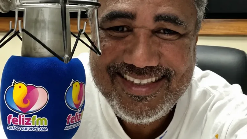 O assunto é Rádio — Após retornar a Salvador, a Rádio Feliz FM (98.3 MHz), emissora do segmento gospel/evangélico e dirigido pelo radialista e empresário André Spínola começa a expandir sua grade de programação local, que já consta com 4h diárias destinadas para duas edições do jornalístico ‘Política Bahia no Ar’. No último sábado (30), estreou o programa ‘Bom Dia Pra Vida’, que retorna a essa frequência, agora afiliada a Rede Feliz FM, sendo apresentado pelo radialista e ex-vereador de Salvador, Leandro Guerrilha. Indo ao ar das 7h às 9h, o programa traz mensagens de reflexão e músicas que tocam ao coração, sobretudo, canções gospel de [&hellip;]
