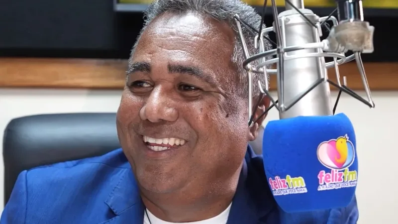 O Assunto é Rádio — O rádio de Salvador ganha de volta uma voz conhecida dos ouvintes. Leandro Guerrilha está de volta à Feliz FM Salvador, na frequência 98,3 FM, comandando o programa “Bom Dia pra Vida”, a partir das 7h da manhã. A nova fase do programa chega com muitas novidades, mas mantém a essência que conquistou o público. Além das tradicionais promoções, interação e participação dos ouvintes, Leandro Guerrilha promete levar o programa ainda mais perto das pessoas, inclusive visitando pessoalmente a casa dos ouvintes. Muito feliz com o retorno ao rádio, Leandro afirma que o “Bom Dia pra Vida” estará totalmente renovado, com […]