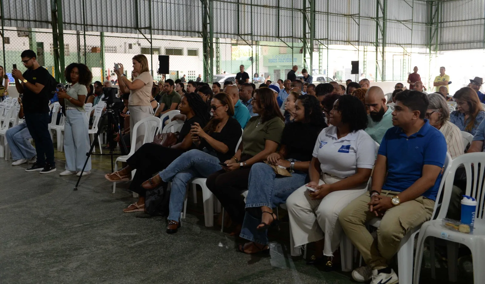 O Assunto é Rádio — Fotos: Otávio Santos / Secom PMS Texto: Ascom Sedur A Prefeitura de Salvador, por meio da Secretaria Municipal de Desenvolvimento Urbano (Sedur), realiza nesta quinta-feira (29) a segunda audiência pública do processo de revisão do Plano Diretor de Desenvolvimento Urbano (PDDU) da capital baiana. O encontro acontecerá das 8h30 às 12h30, na Escola Municipal Campinas de Pirajá, localizada na Estrada Campinas de Pirajá, nº 2761, em Campinas de Pirajá. A audiência terá como foco a apresentação da etapa de “Visão de Futuro” da revisão do PDDU, que reúne as diretrizes para o desenvolvimento urbano de Salvador, apresentadas no estudo Salvador Será. […]